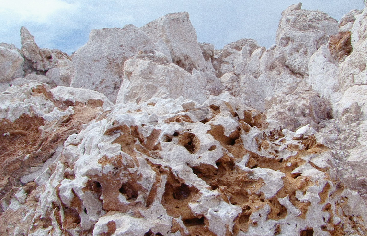 Nicholas Mangan, Nauru—Notes from a Cretaceous World, 2010, HD video, colour, sound, 14:50.